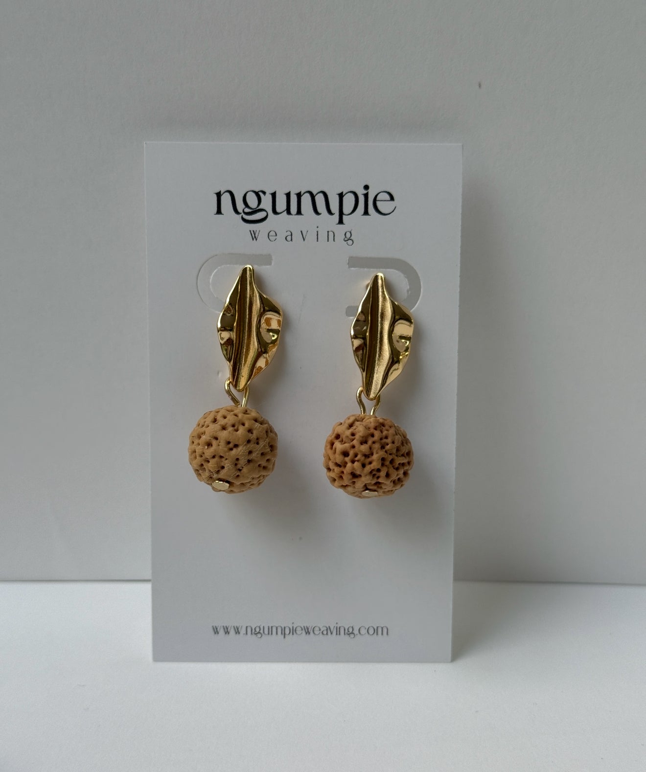 Gumnut leaf drops